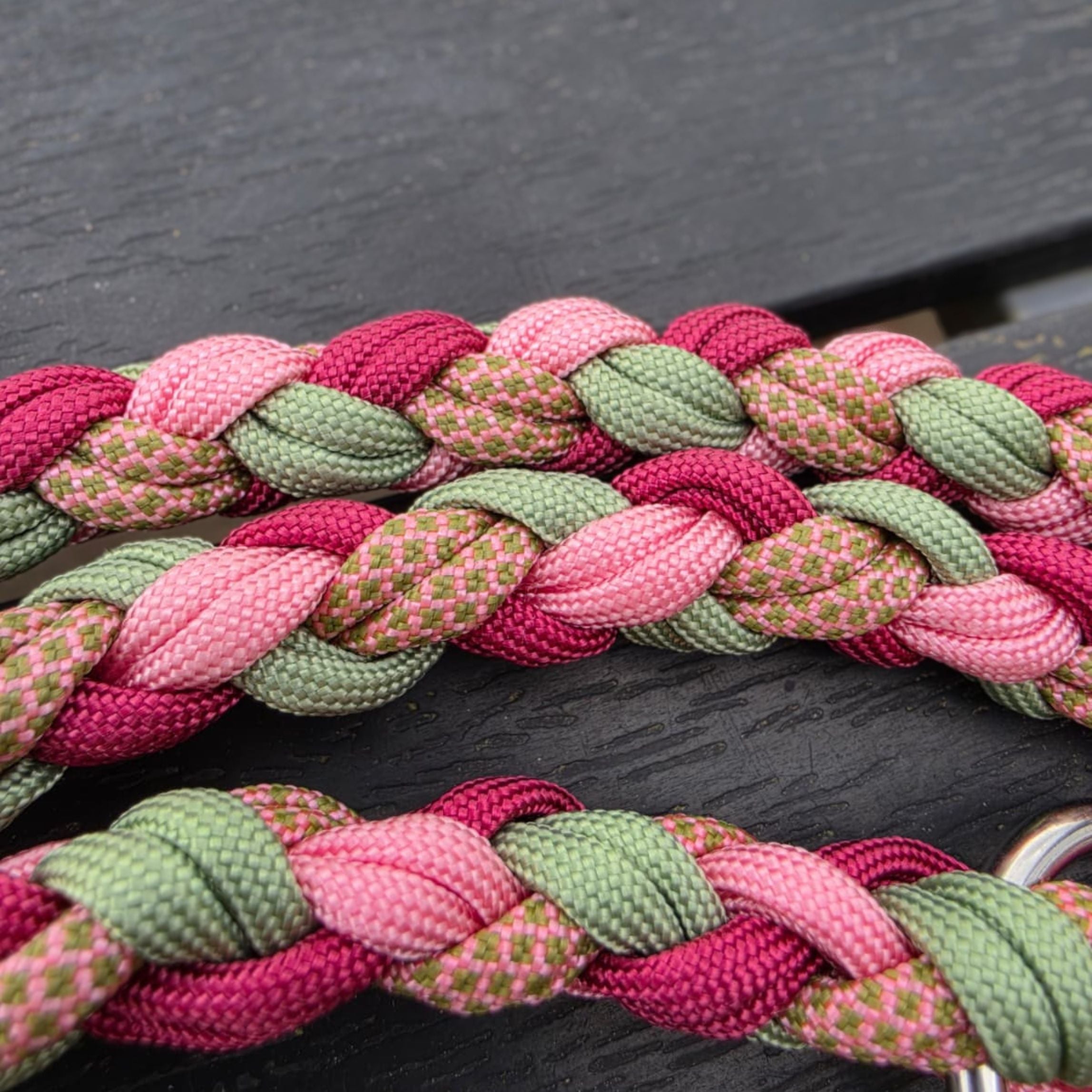 Hundeleine „Rose Sage“ – handgemacht, 2m verstellbar & besonders stabil – Ansicht 2