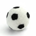 BUDDY. Hundespielzeug aus Schafwolle "Fussball"